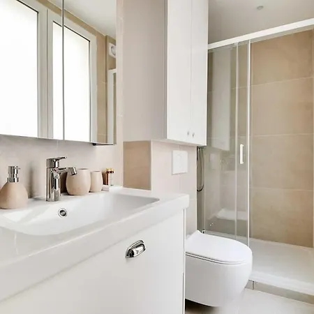 Charming In Le Marais Apartment