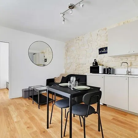 Charming In Le Marais Appartamento Parigi